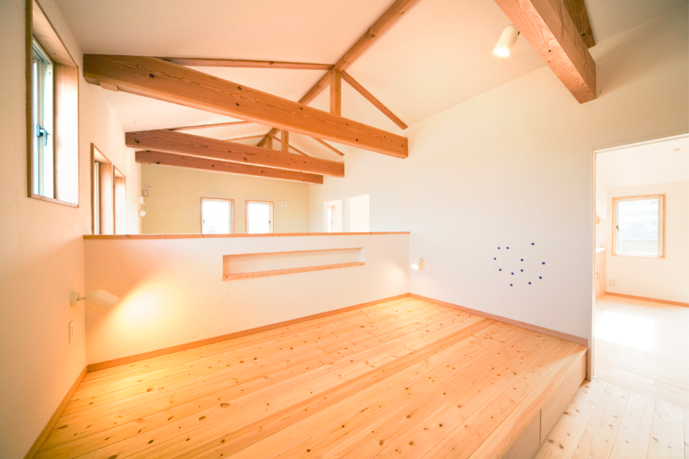 高原のコテージのような無垢デザイナーズ住宅