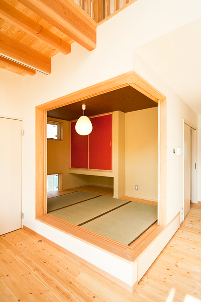 高原のコテージのような無垢デザイナーズ住宅